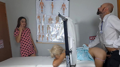 Two friends go to the clandestine gynecologist!