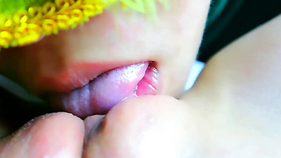 Leaked clip of licking Nong New's vagina until she squirts New241New