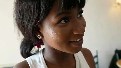 A dominatrix guard with big tits catches us and wants to suck us to avoid the police !!!