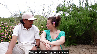 She tempted me in a plubic place, fucking on the beach