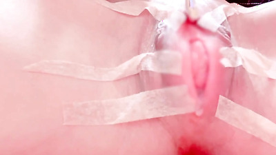 【個人撮影/モザイク極薄】テープで広げた中身丸見えパイパンおマンコ愛液とろり潮吹きオナニー