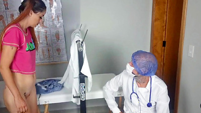 Team of gynecologists sees patient for the first time!