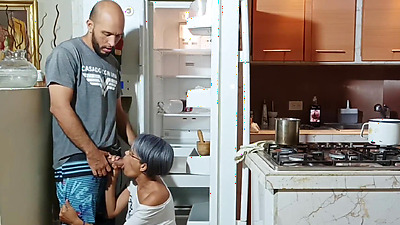 An ordinary day with my sexy MILF stepsister - 100% Spanish porn.