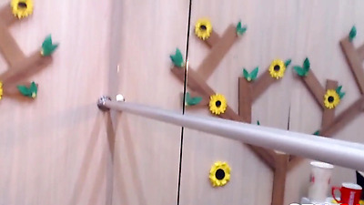 Heroic Frozen Pussy Masturbation