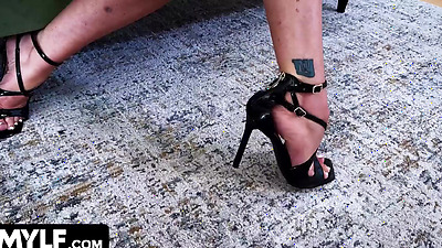 Celebrating Busty Legend Richelle Ryan