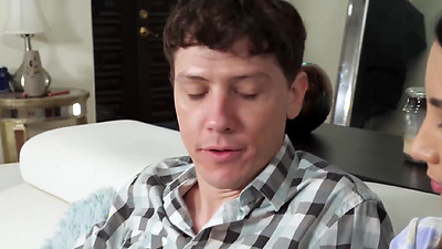 Cute Teen Natalia Nix Has to Comply with Her Stepbrother's Requests - Famsuck