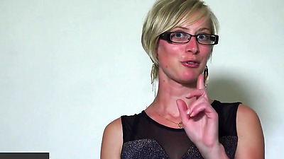 French Mom Diane Murphy Is Starting An Affair