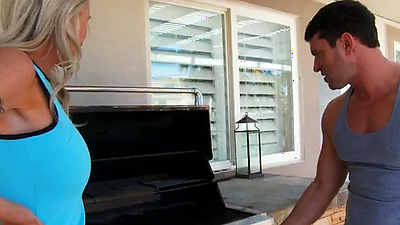 Mature Emma Starr Fucking In The Bedroom With Her Blue Eyes