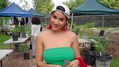 Roxie Sinner Getting Banged By The Stand