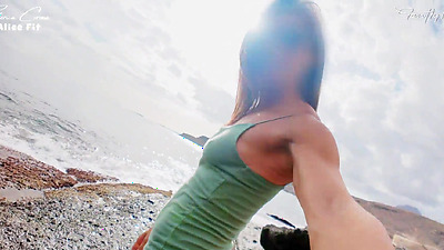 BEACH HANDJOB: during my exhib trip I find the two girls flashed in the parking lot