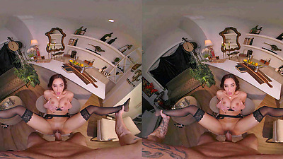 Chloe Amour Has A Special Way Of Making Things You