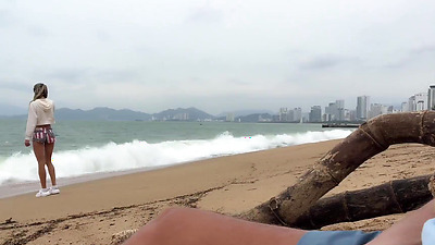 I see you jerking off to me and I want to help you cum! - Dick flashing on public beach