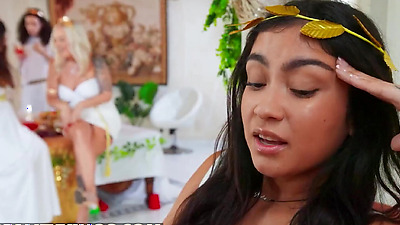 REALITY KINGS - Elana Bunnz Gives Ethan A Sneaky Bj & Titty Fuck At The Toga Party Then Lets Him Fuck Her Pussy - Betsy Blue