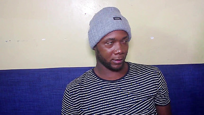 She deceives her husband with her best friend and colleague from the office who came to visit her and ended up kissing with him in front of her husband. adultery in coaction