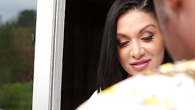 NURU MASSAGE - Gorgeous Masseuse Knows How To Give An Unforgettable Massage With Anal Sex