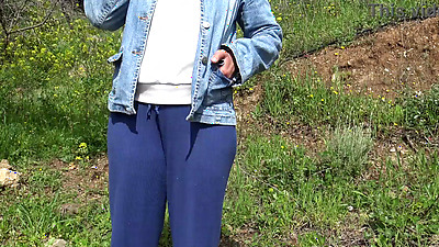 This american woman is CRAZY !!! She buys a dirty used dildo on the black market in a Muslim country !!!