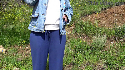 This american woman is CRAZY !!! She buys a dirty used dildo on the black market in a Muslim country !!!