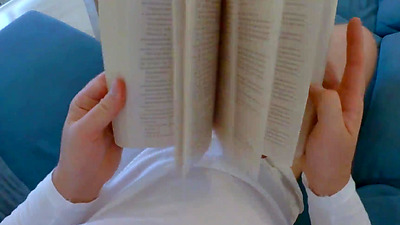 Helped sexy stepmom to cream her back and fucked her in the booty