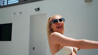 Pretty Kenzie Anne Masturbating In A Luxury Yard