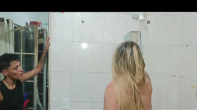 I asked to fix the shower and the mechanic wanted to fuck my pussy