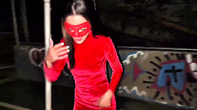 YOUNG BABE HAS SEX WITH 8 MEN IN PUBLIC COURT