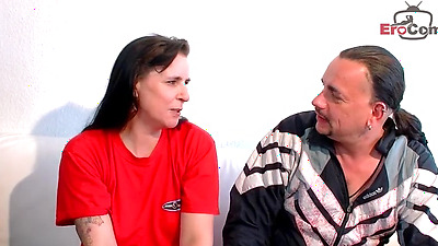 Natural Mature Woman Wants A Threeway