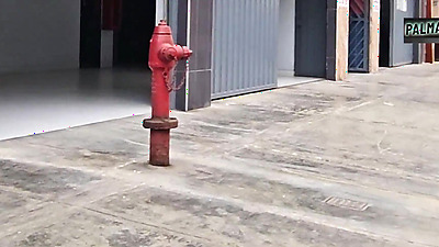 Foreigner, chubby, big-assed and busty, recently arrived, shows me her tits to get a job. Then we met on the street to go to a hotel to pick up.