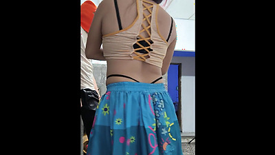 Big shaft!! My fantasy is to fuck my stepsister. I masturbate after seeing her in a sexy skirt.