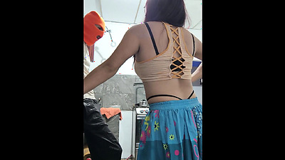 Big shaft!! My fantasy is to fuck my stepsister. I masturbate after seeing her in a sexy skirt.