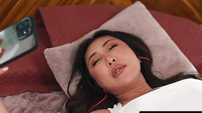 LEZ BE BAD - Naturally Stacked Chloe Surreal FINGER FUCKS Squirting Roommate Nicole Doshi