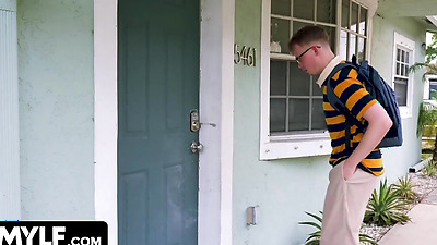 Bombshell MILF Elisa Bethann Lets Her Nerdy Neighbor Fuck Her Brains Out