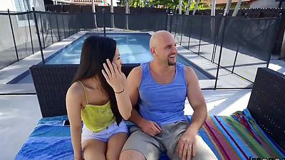Vietnamese Evie Ling Spin Fucked By Jmac In The Garden