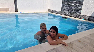 Lifeguard saves a sexy chick with a huge butt, she thanks him by fucking him deliciously - ALEJANDRA PALACIOS