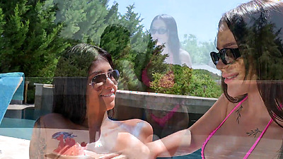 FREE Scene - BFFs Bambola & Yorgelis Carillo Share the Pool Cleaners Penis Under the Sun GP2611