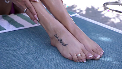 Annoyed Stepmom Apologizes wt Wet Pussy - Lexi Stone - MyPervyFamily