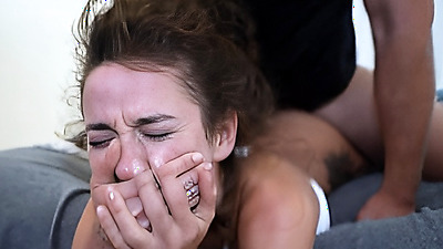 She Screams And Shouts While Cumming Her Brains Out