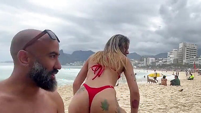 She got horny on the beach and I broke her arse