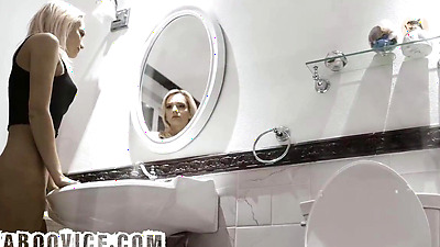 Wife Caught Her Cheating Husband Fucking Their Nanny