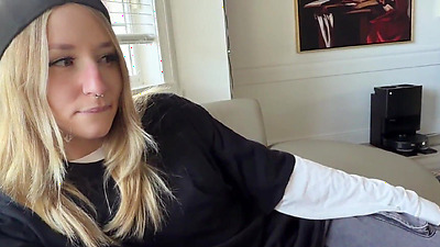 Tomboy Chick Tells You She's Not Lesbian