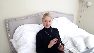 Big booty blonde milf stepmother discovers her stepson watches stepmom porn