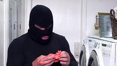 BANGBROS - Curvy MILF Sara Jay Fucks A Burglar (ap15985)