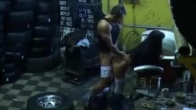 Soul stirring fuck in the dirty garage!