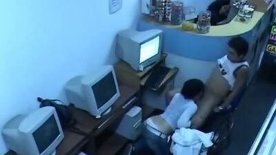 Insane mushing in the office caught by security cam!