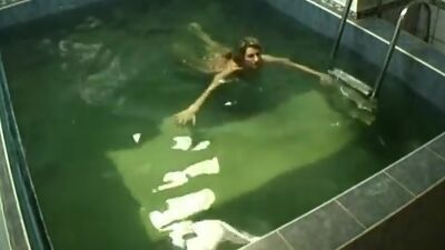 Swelling clit stroked in the pool!