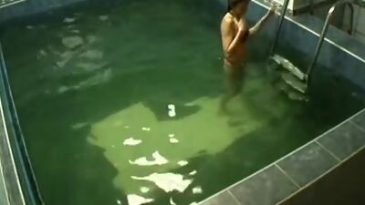 Swelling clit stroked in the pool!