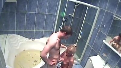 Steamy show in the hotel bathroom!