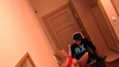 Horny fuck in the corridor!