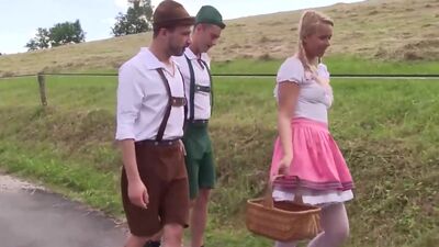 Pigtailed teen gets double fucked outdoors