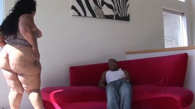 Fat black MILF loves getting her wet pussy stuffed