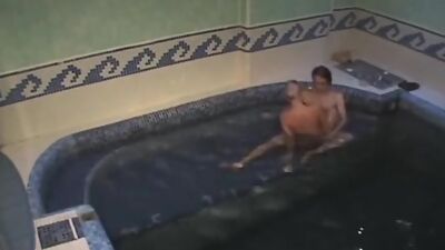 Nasty hard fuck in the swimming pool!